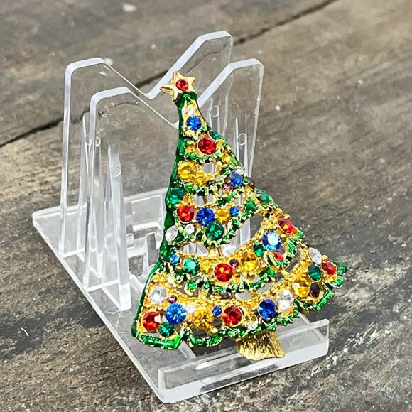 Vintage Beautiful Gold Tone and Rhinestone Jeweled Christmas Tree Brooch - Picture 3 of 9